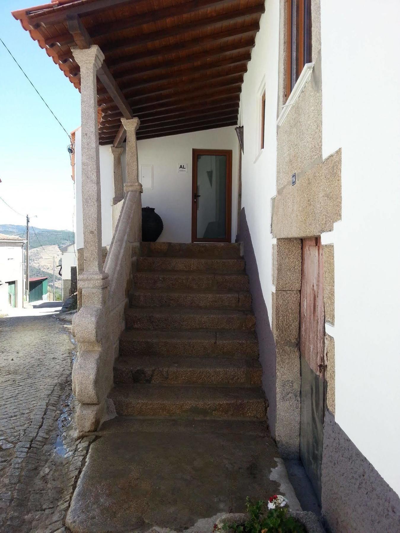 O Ze Ja Dormiu Aqui Villa Celeiros Ngoại thất bức ảnh